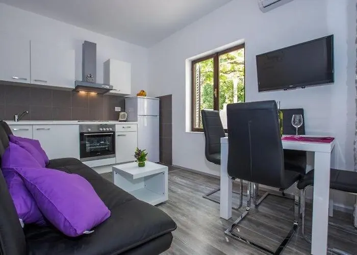 Roza - One-bedroom Mokošica