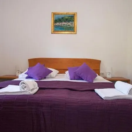 Roza - One-bedroom Mokošica